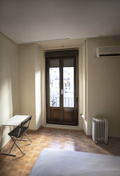 hostal myd los perales
