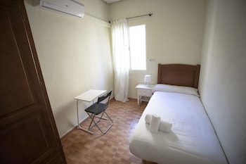 hostal myd los perales