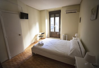 hostal myd los perales
