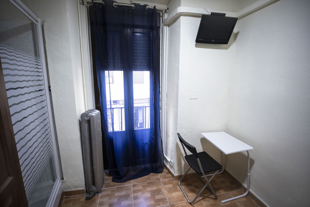 hostal myd los perales