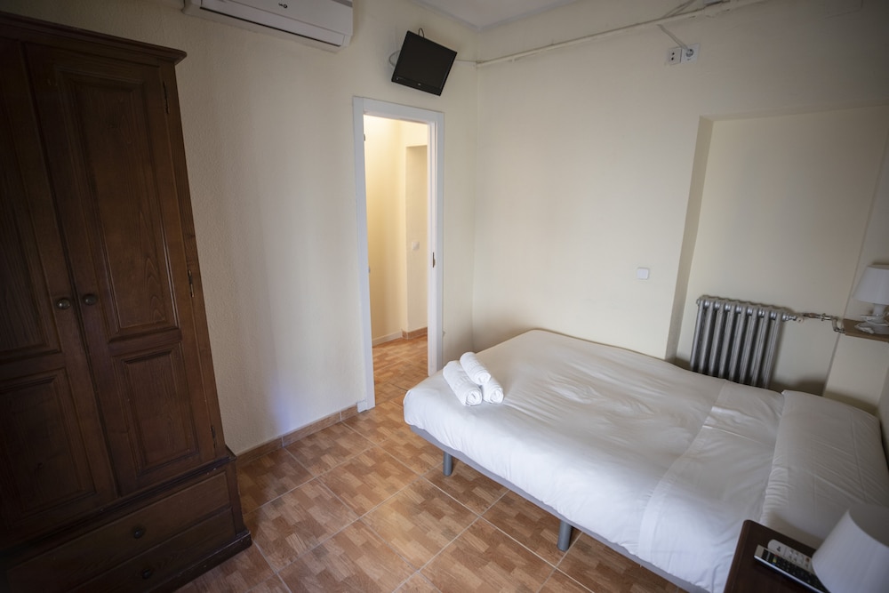 hostal myd los perales