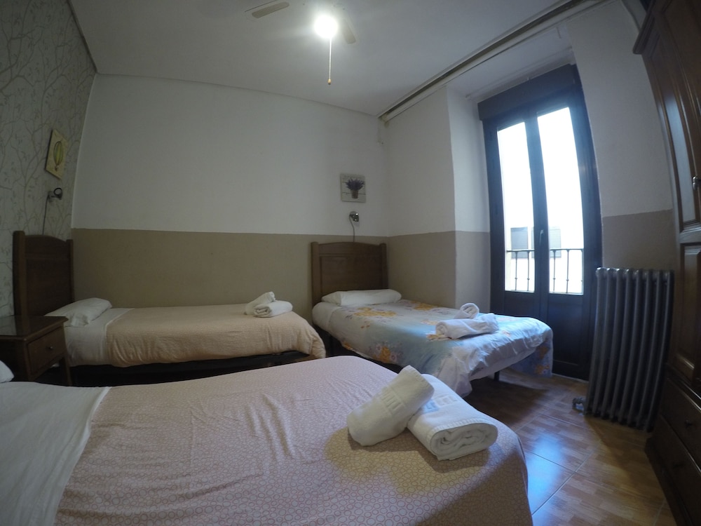 hostal myd los perales