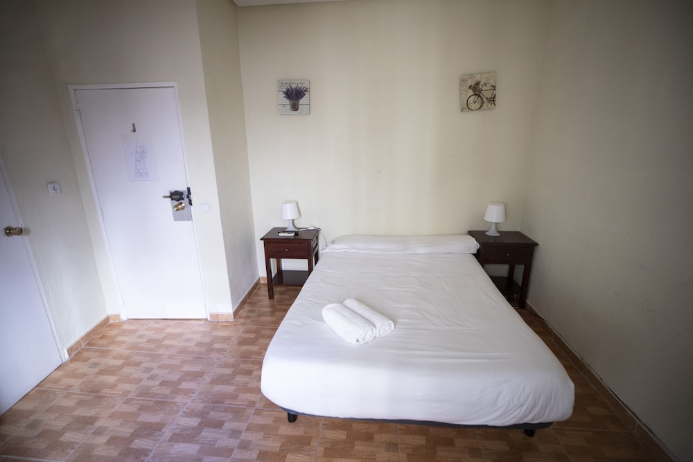 hostal myd los perales