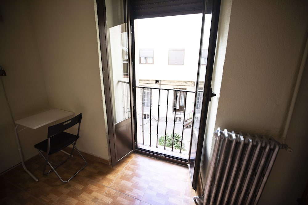 hostal myd los perales