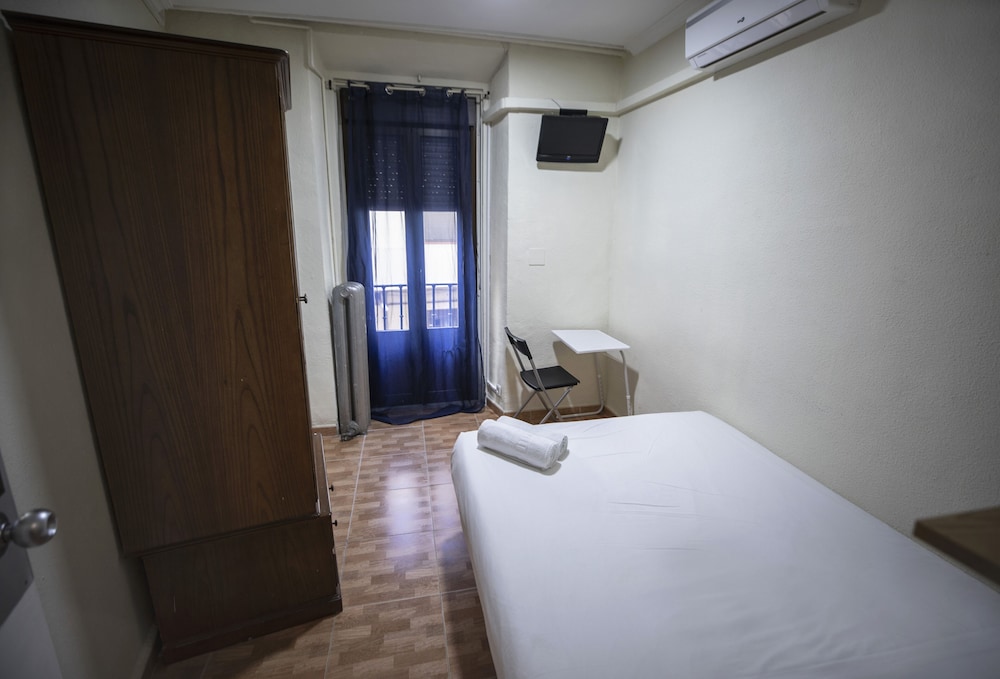 hostal myd los perales