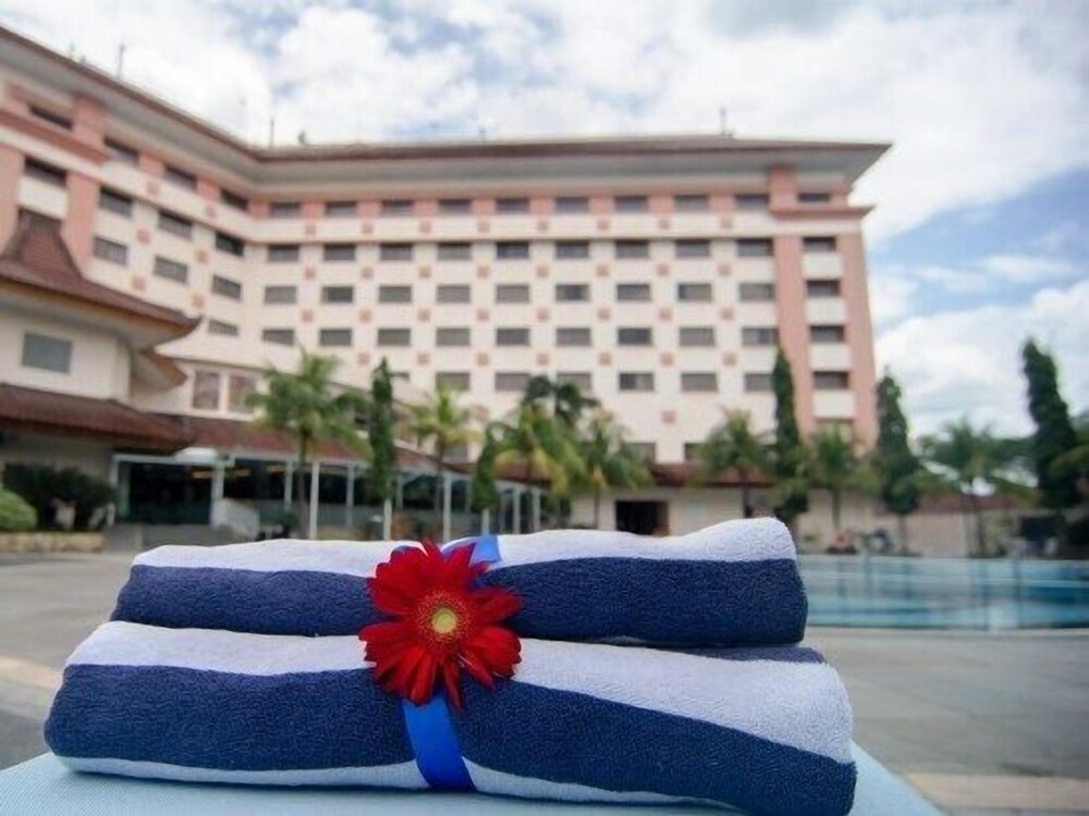 the sunan hotel solo
