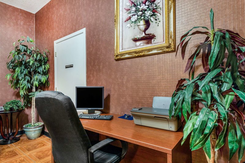 super 8 by wyndham san antonio at i 10