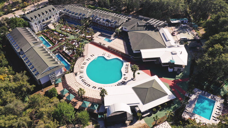 green forest holiday village
