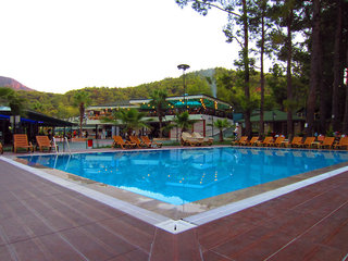 green forest holiday village
