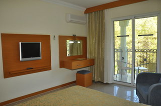 green forest holiday village