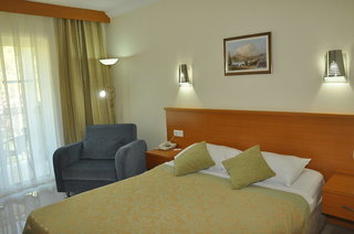 green forest holiday village