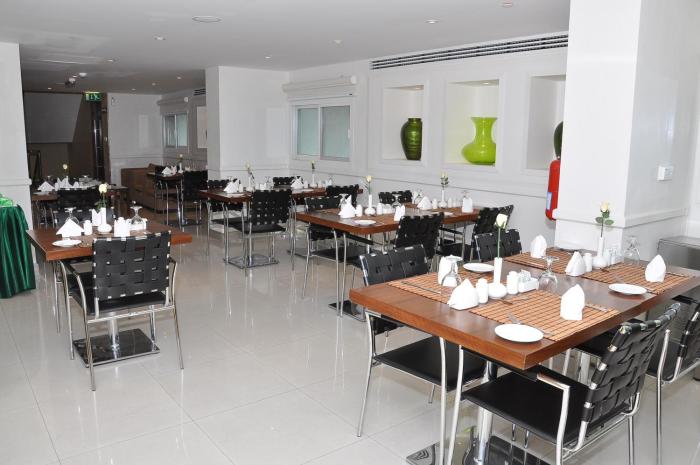 phoenix plaza hotel apartments