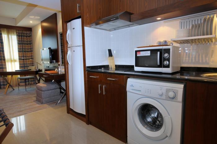 phoenix plaza hotel apartments