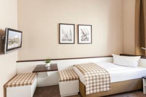 Hotel Strandschlösschen,Luebeck>>Berlin,4 star