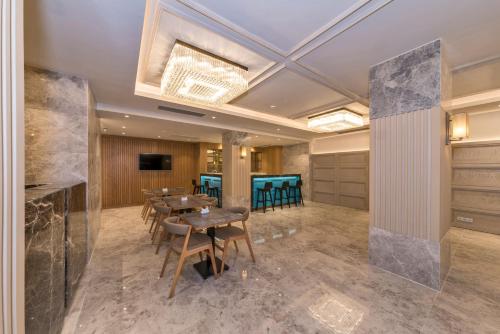 golden royal hotel and spa