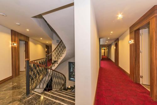 golden royal hotel and spa