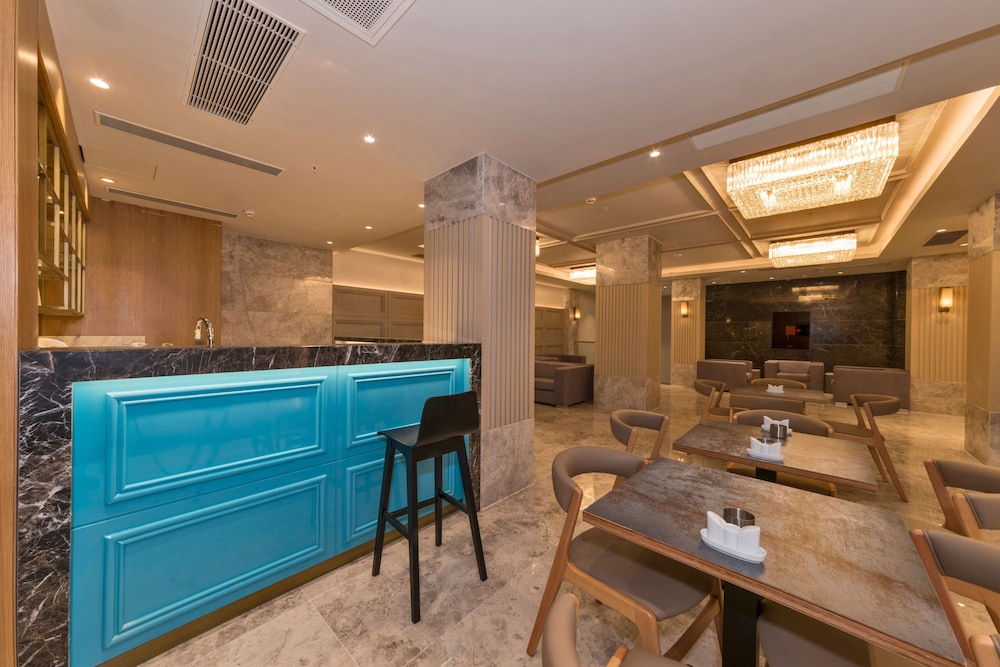golden royal hotel and spa