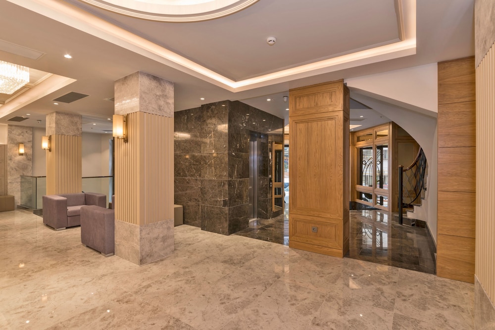 golden royal hotel and spa