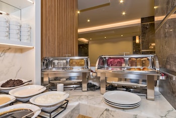 golden royal hotel and spa
