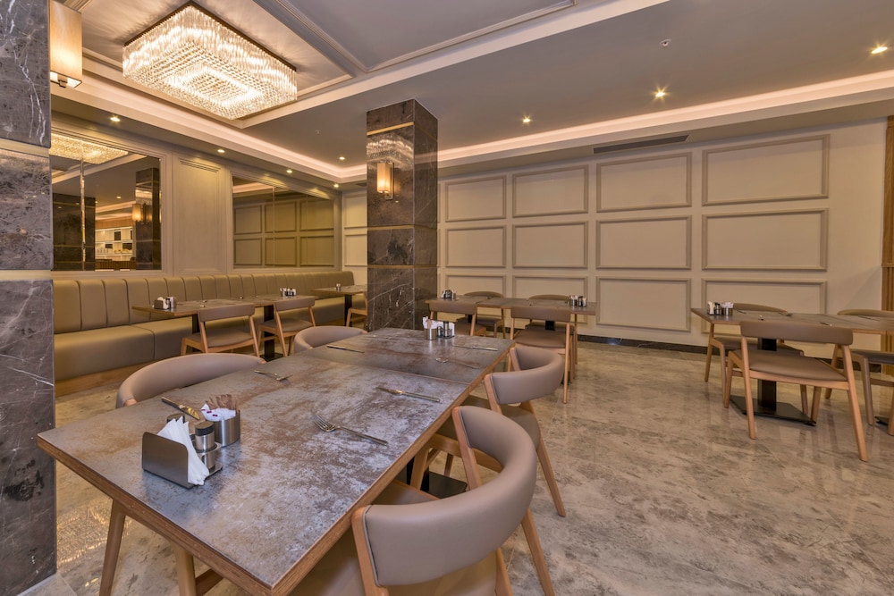 golden royal hotel and spa