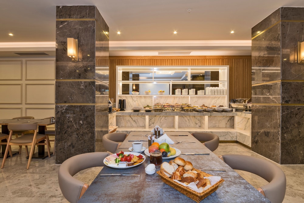 golden royal hotel and spa