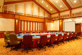 The Centrepoint Hotel,Near The Mall,4 star
