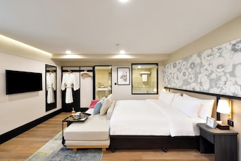 oakwood hotel and residence bangkok