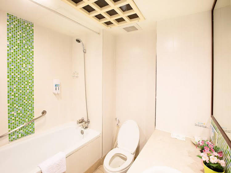 oakwood hotel and residence bangkok