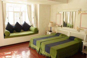 hotel warahena walauwa