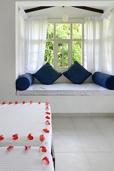 hotel warahena walauwa