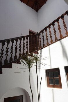 hotel warahena walauwa