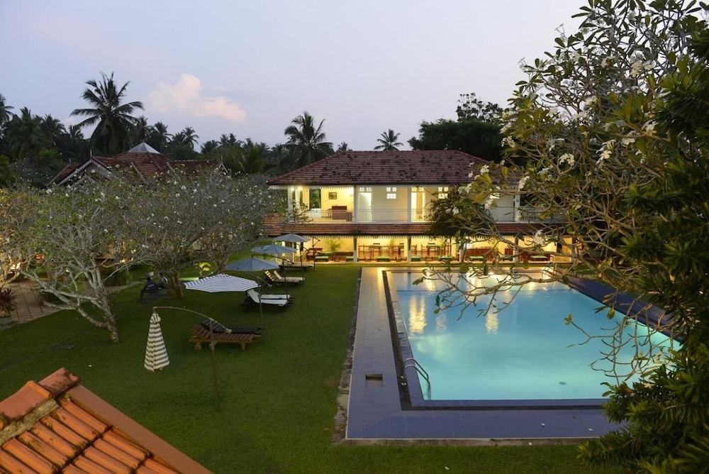 hotel warahena walauwa