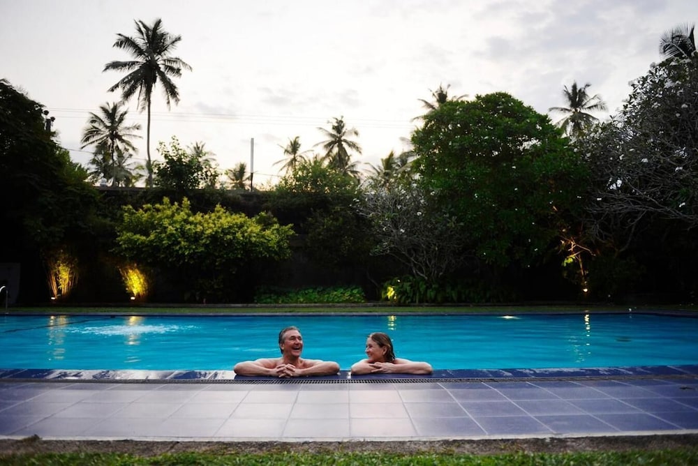 hotel warahena walauwa