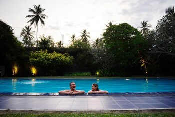 hotel warahena walauwa