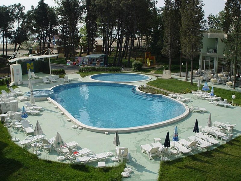 flamingo beach hotel