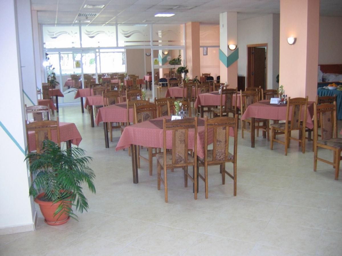 flamingo beach hotel