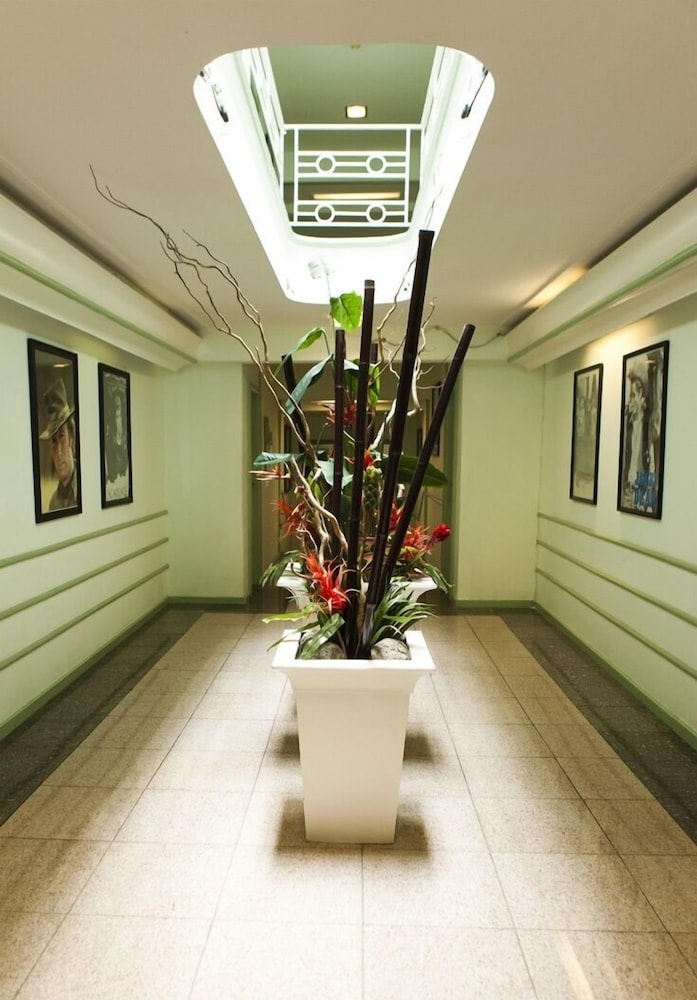 hollywood celebrity hotel