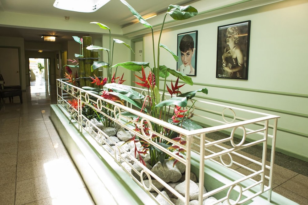 hollywood celebrity hotel