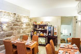 austins arts et metiers hotel