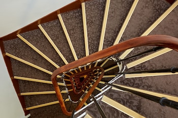 austins arts et metiers hotel
