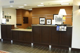 hampton inn and suites redding