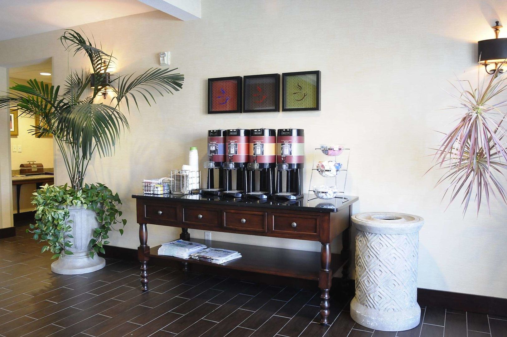 hampton inn and suites redding