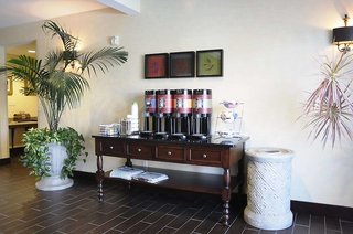 hampton inn and suites redding