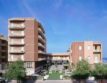 hotel astoria pesaro
