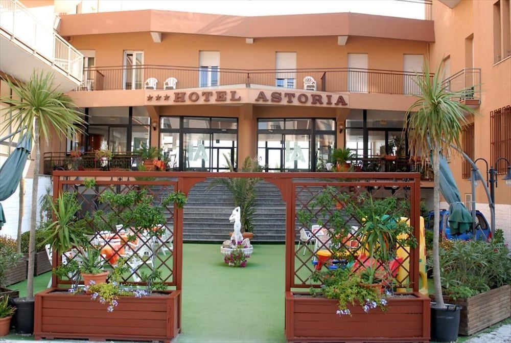 hotel astoria pesaro