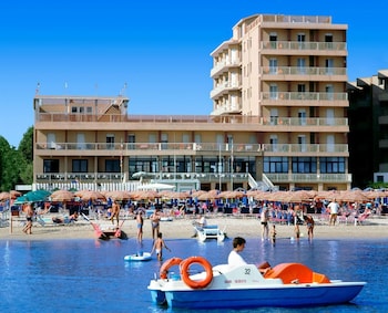 hotel astoria pesaro