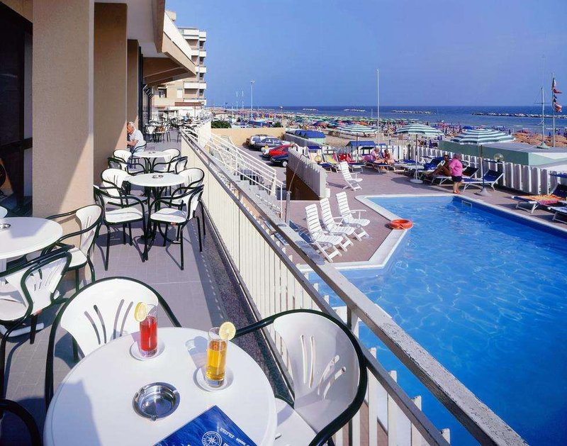 hotel astoria pesaro