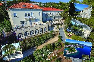 hotel moeesy blue and green oasis