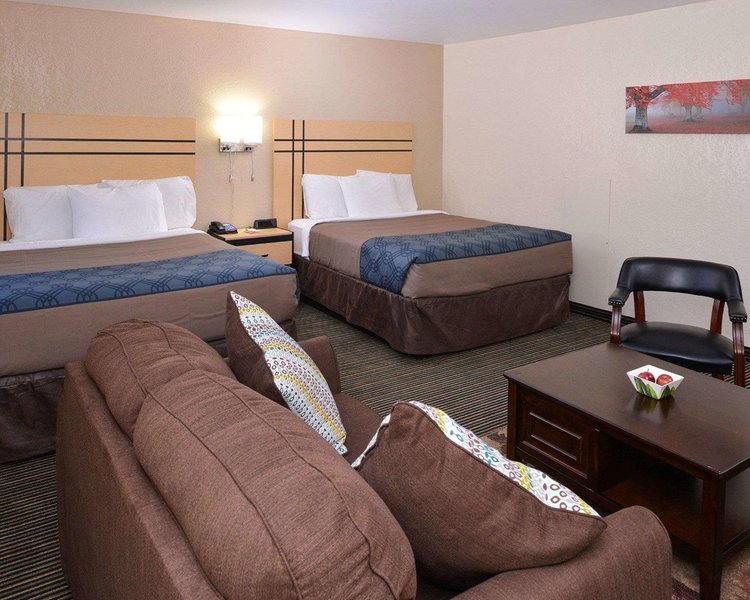 econo lodge rochester i 90 and i 390