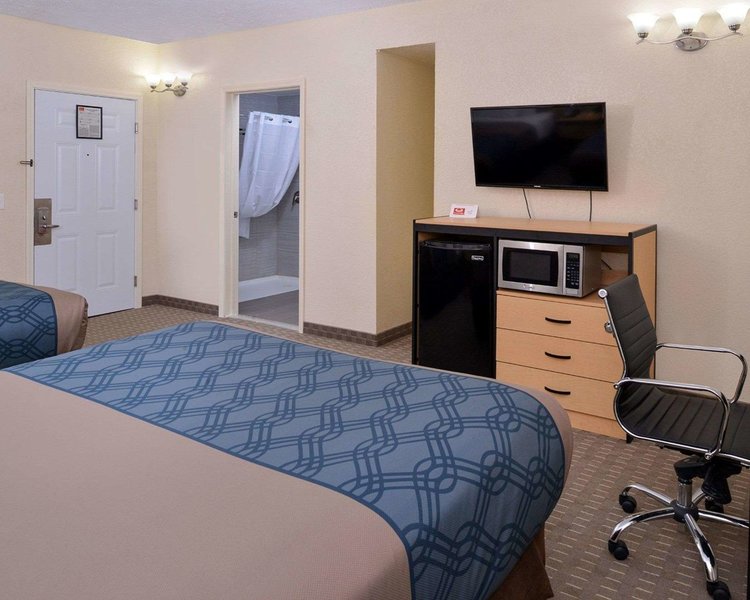 econo lodge rochester i 90 and i 390